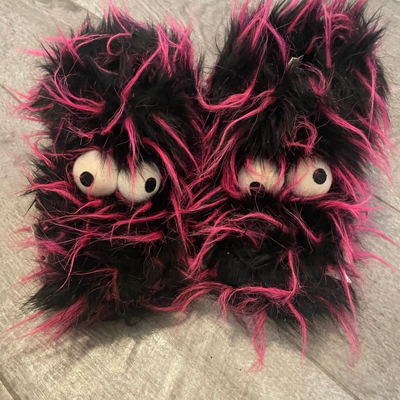 Monster high slippers size 13/1 - Picture 1 of 6